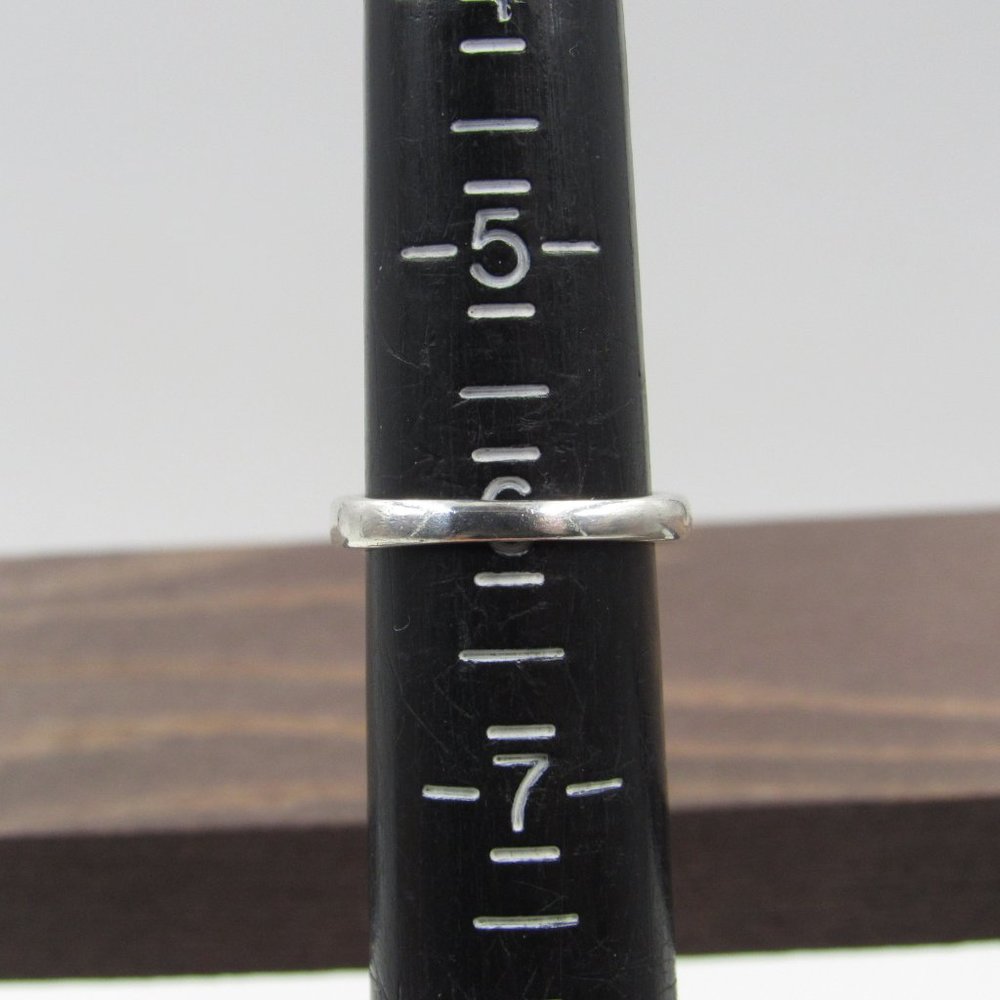 Size 6 Sterling Silver Triple Cubic Zirconia Ring - Picture 6 of 8